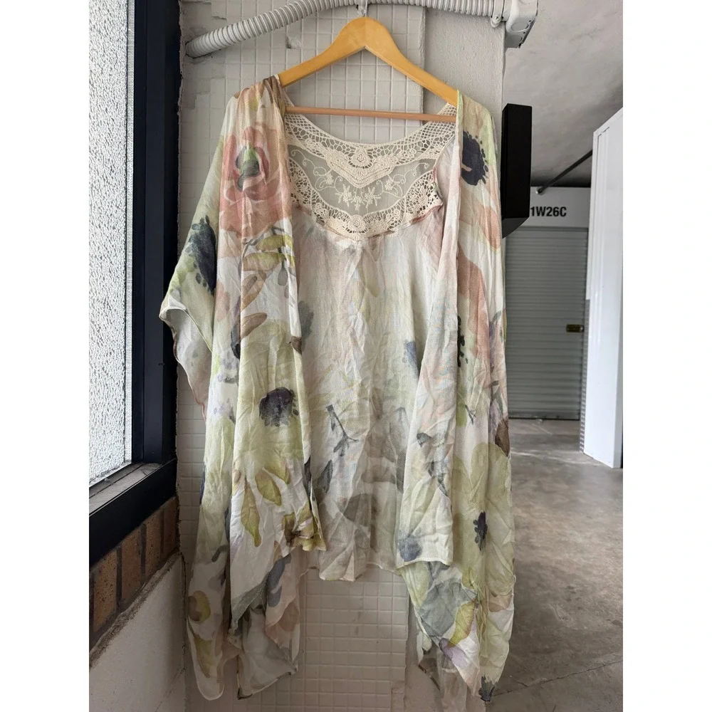 Elizabeth Gillett Floral Kimono Wrap Poncho Crochet Lace Inset Viscose One Size